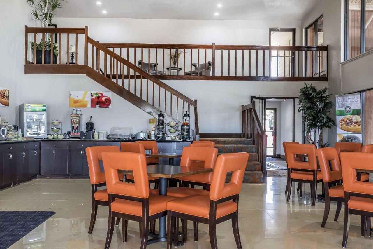 Quality Inn And Suites Hotel 2*